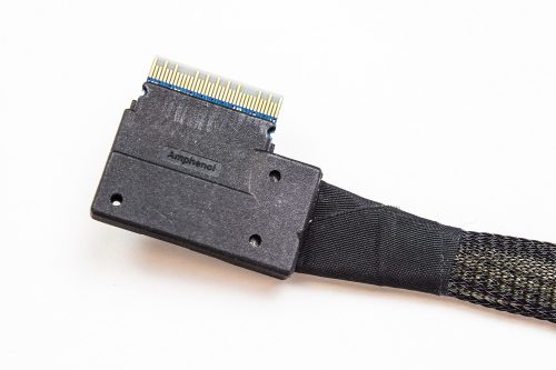 Amphenol SlimSAS SFF-8654 8i 74Pos to 8i 74Pos, Left Side Exit to Right Side Exit, with Active Latch Cable - Image 2